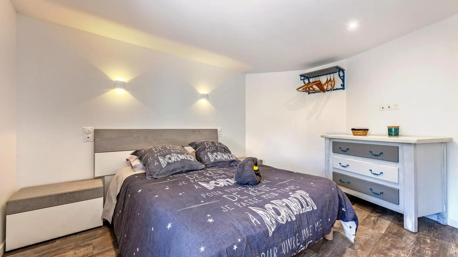Gite 8 Pers Au Calme - 9Kms Plages Guilers Holiday home